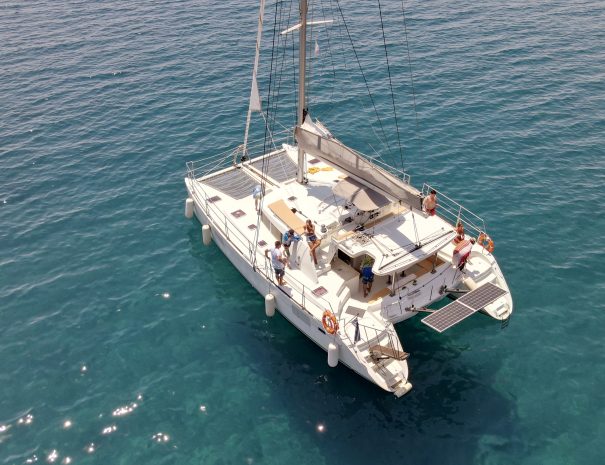 catamaran santorini